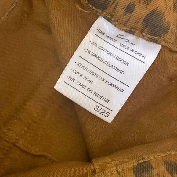 NEW KanCan Adelaide High Rise Super Skinny Jeans Cargo Pockets Leopard Print 25 - Picture 4 of 5